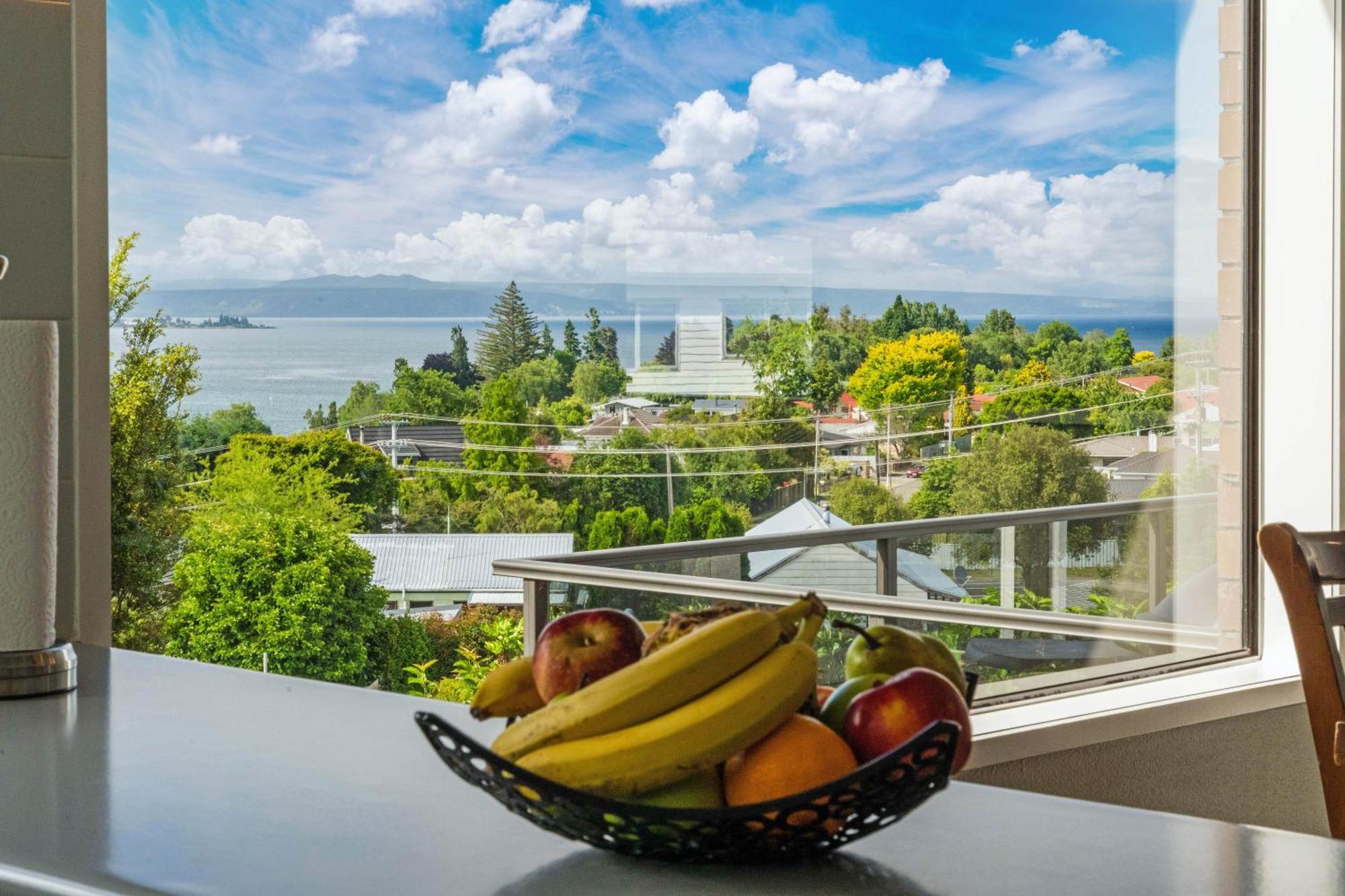 Ngaio Views - Lake Taupo Holiday Home المظهر الخارجي الصورة