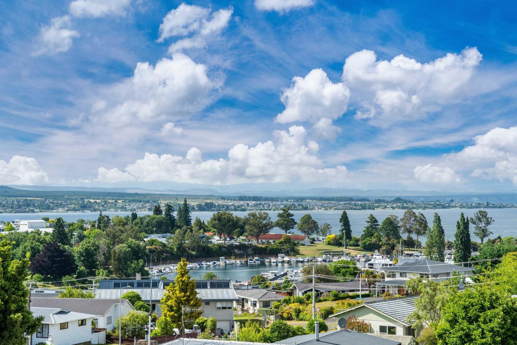 Ngaio Views - Lake Taupo Holiday Home المظهر الخارجي الصورة
